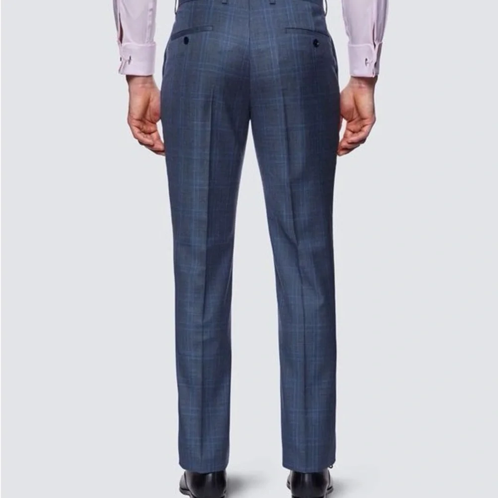 Calvin Klein dress pants only size 29. nwt